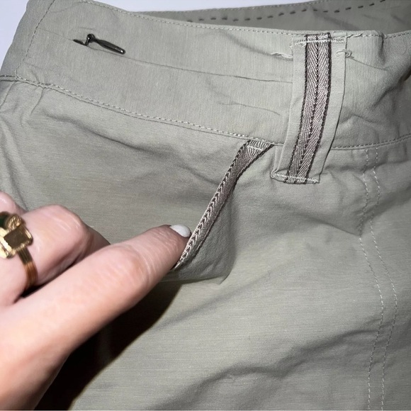 Columbia Womens Omni-shade Titanium Hiking Trail Khaki 5” Shorts 10 - Picture 4 of 10